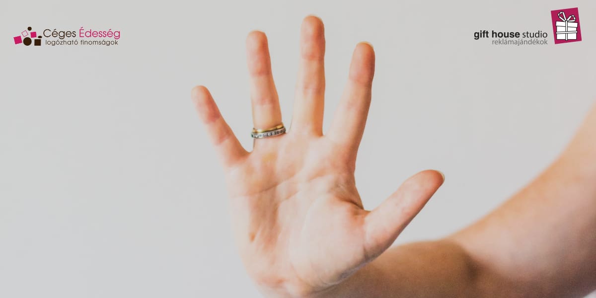 Read more about the article 5 ok, amiért az ajándékok annyira jól működnek az üzleti életben